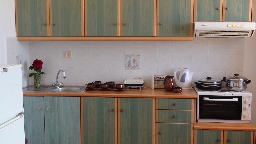 Constantinos Apartments Lászi Szoba fotó
